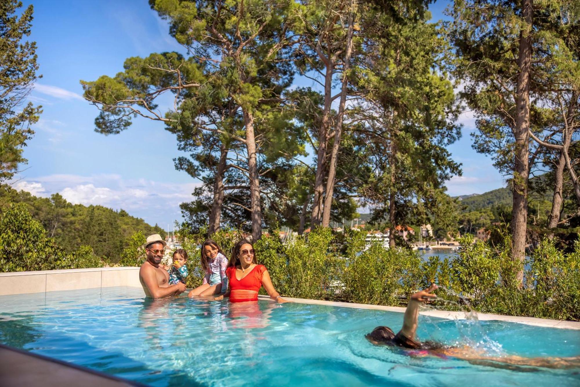 Valamar Amicor Resort ستاري غراد المظهر الخارجي الصورة